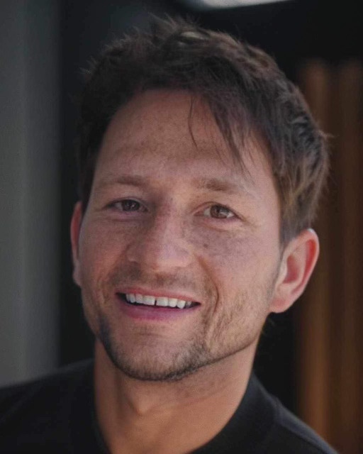 Derek Gluvna, Founder of DG Floors